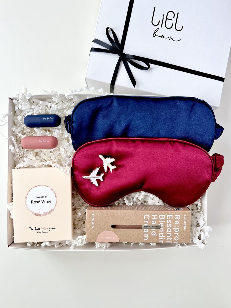 PASAULES APCEĻOTĀJIEM